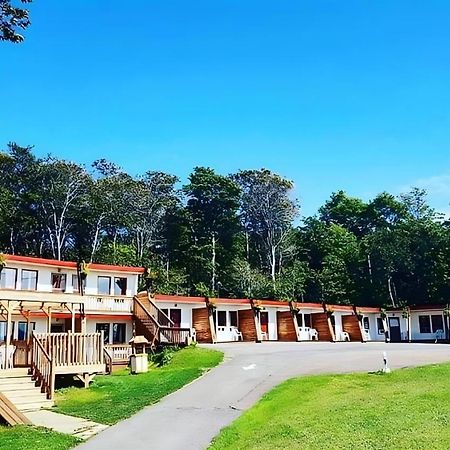 Motel Ile D'Orleans Sainte-Petronille Exterior photo