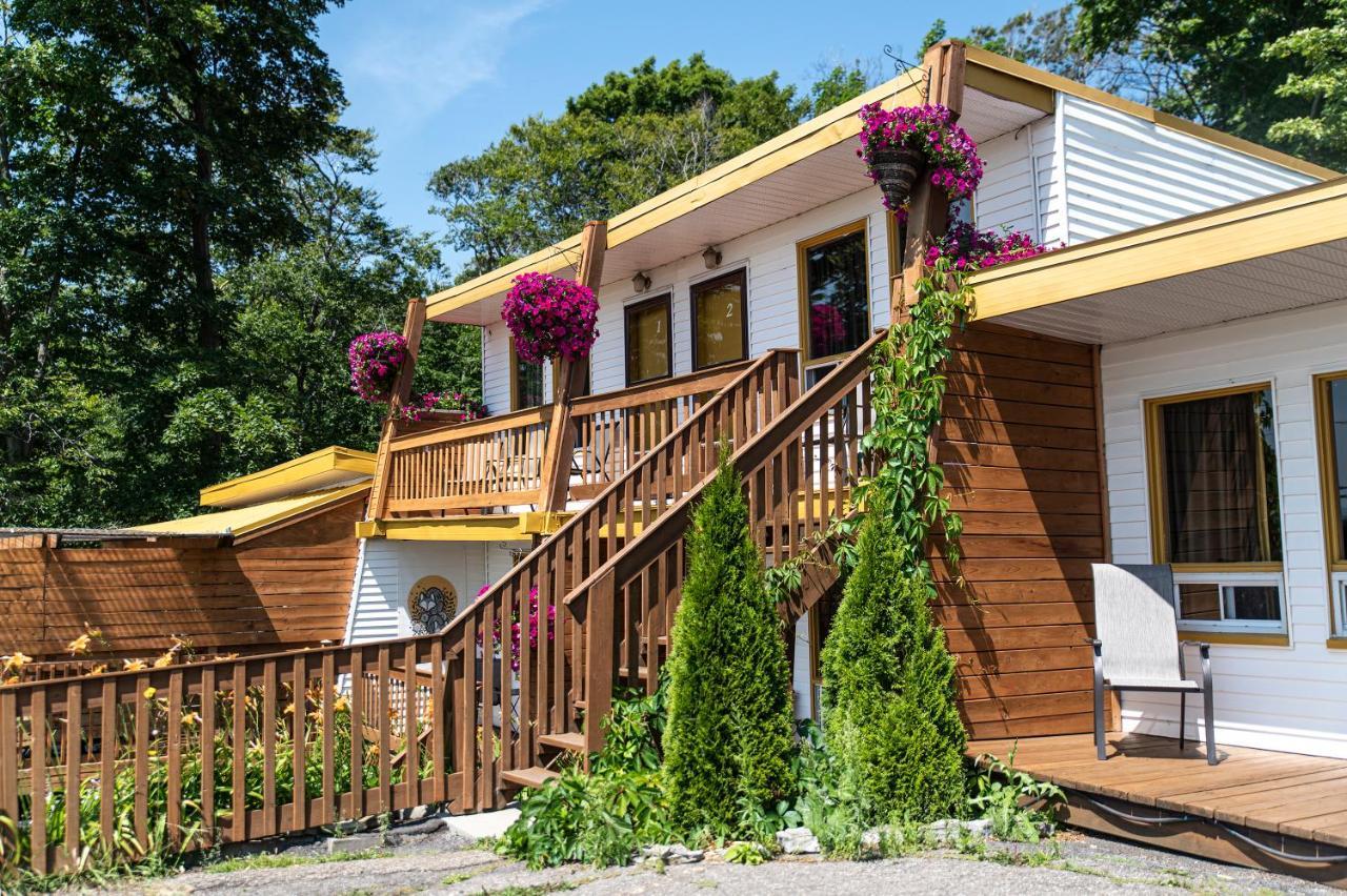 Motel Ile D'Orleans Sainte-Petronille Exterior photo