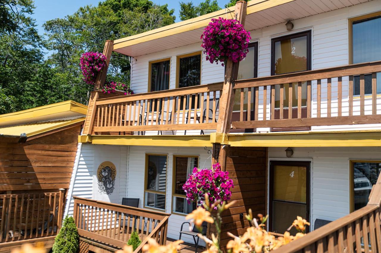Motel Ile D'Orleans Sainte-Petronille Exterior photo